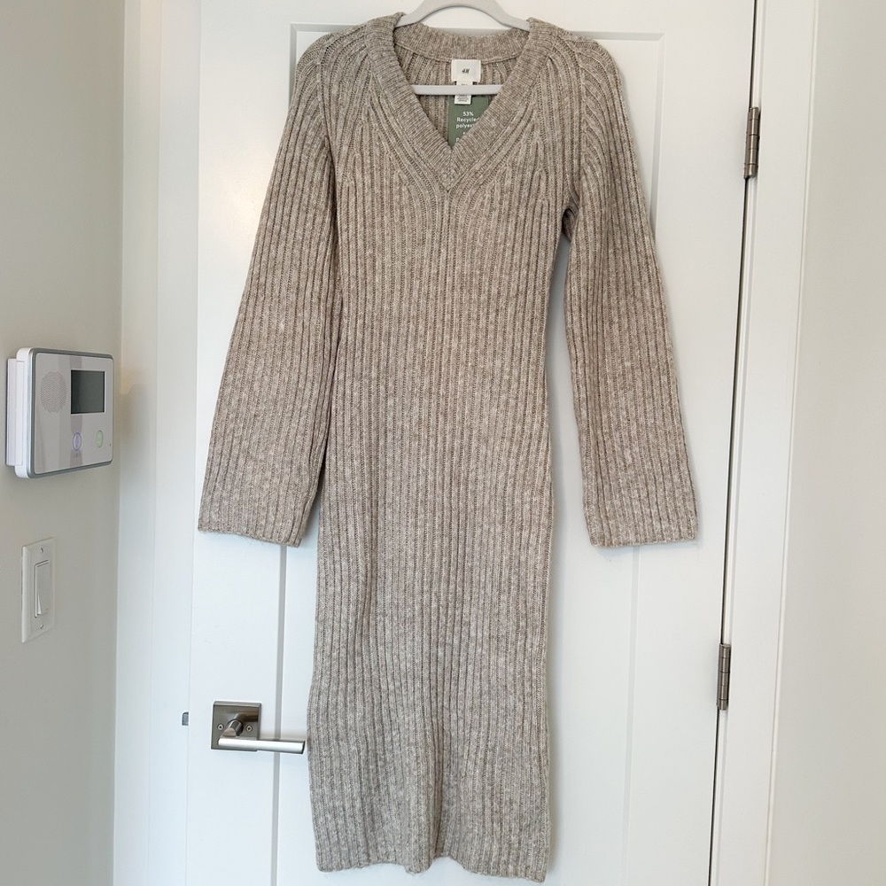 New with tags | H&M Knit Midi Dress